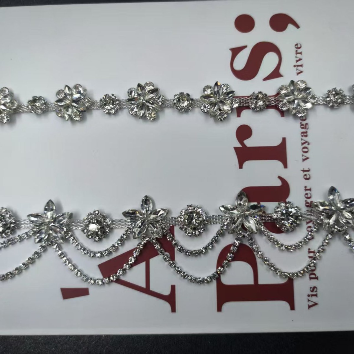 Suit Supply Wedding Party - Bühnenkostüm-Dekoration, funkelnde Strasskette, handgenäht, für Hochzeitskleid,